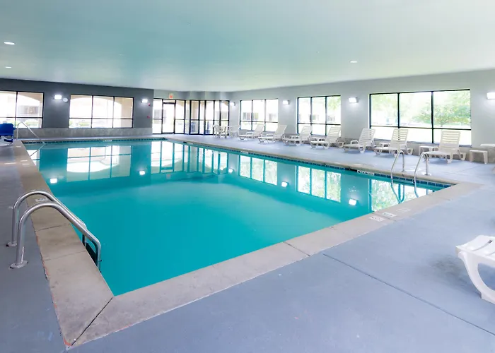 Clarion - Oak Brook Near I-88 I-290 I-294 Inn