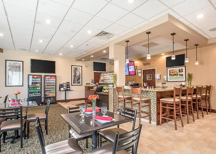 Clarion - Oak Brook Near I-88 I-290 I-294 Inn