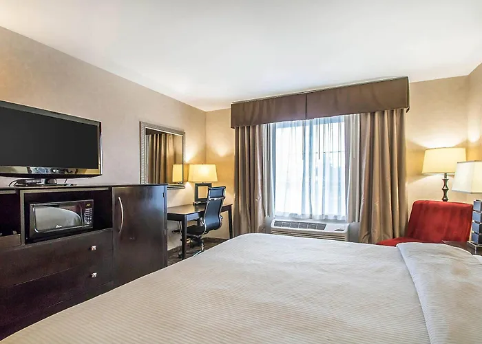 Inn Clarion - Oak Brook Near I-88 I-290 I-294 4*